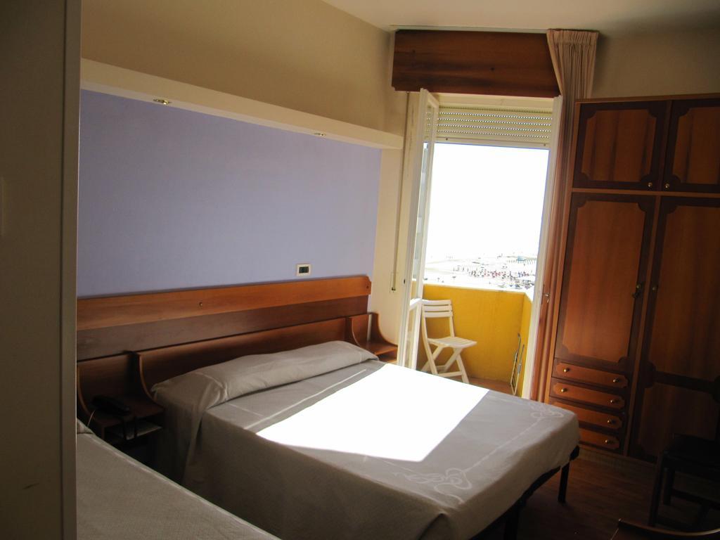 Hotel Sirena 세니갈리아 객실 사진
